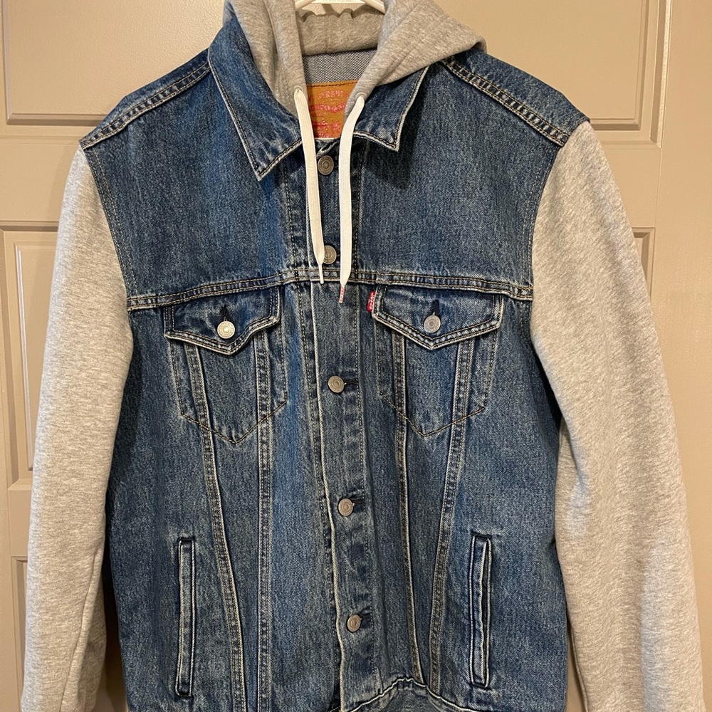 Levi’s Men’s Hooded Trucker Jacket- Denim